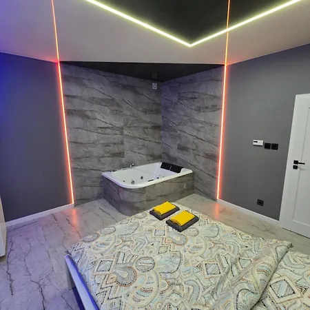 Centrum Jacuzzi Prywatny Parking Klimatyzacja 2 Radom Exterior photo